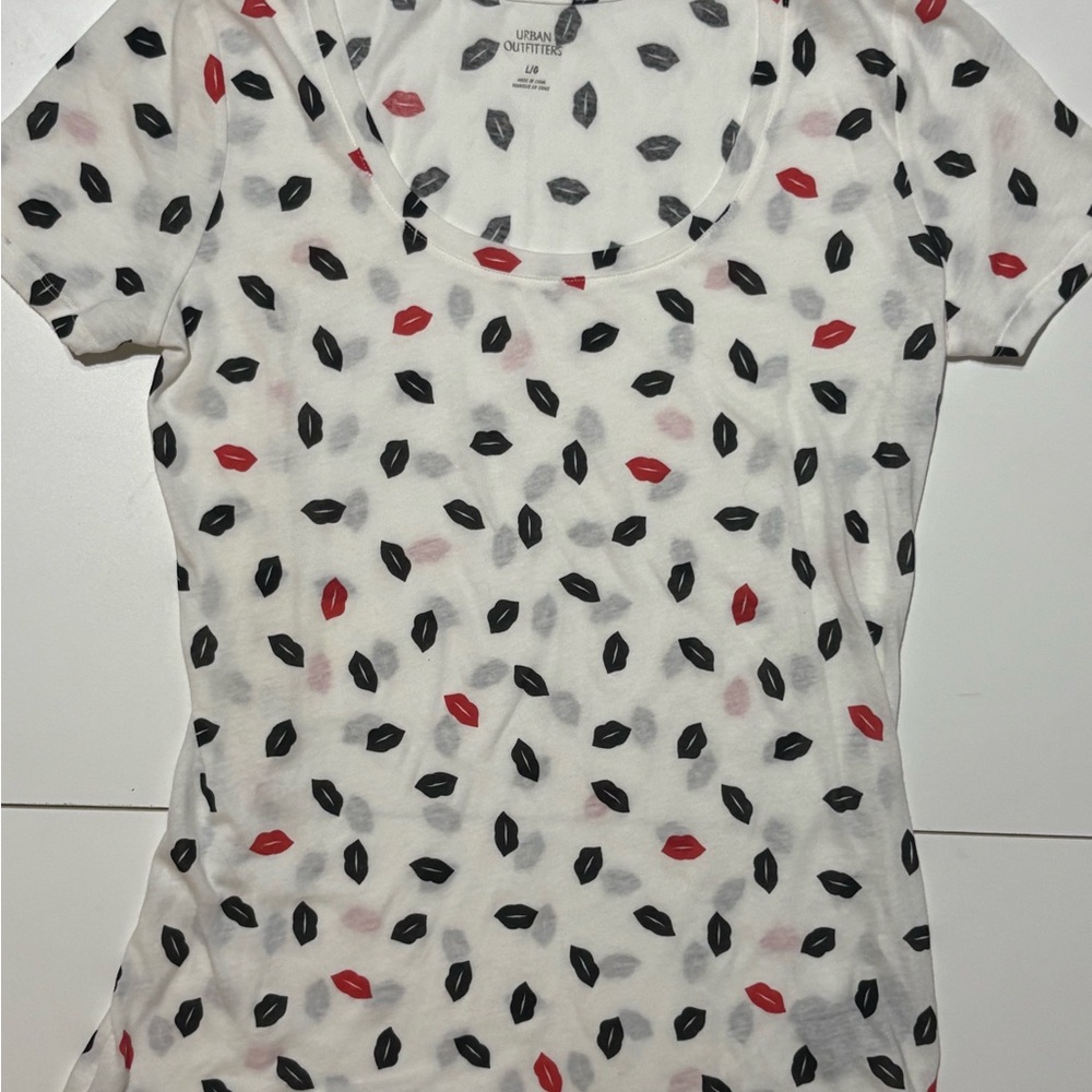Urban Outfitters Fitted White and Black Short Sleeve Tee